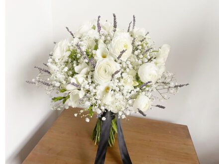white-gypsophila-ranuculus-freesia-lavender-bridal-bouquet-440x330 Grid No Space 4 Columns